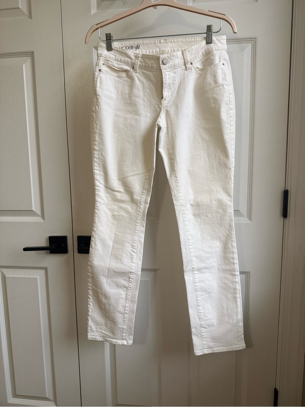 Ann Taylor White High-Rise Straight Jeans